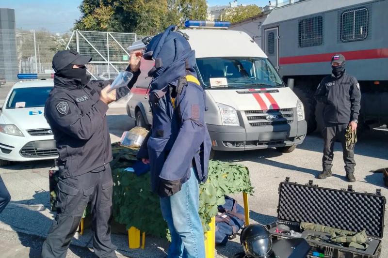 Спецназ Росгвардии принял участие в проведении Дня призывника в Кузбассе
