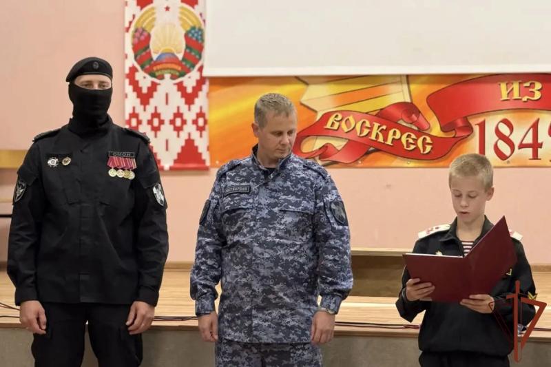 Кадеты подшефного класса Росгвардии приняли присягу в Михайловском кадетском корпусе
