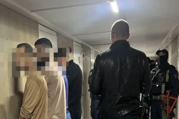 При поддержке спецназа Росгвардии прошел рейд по соблюдению миграционного законодательства в Твери