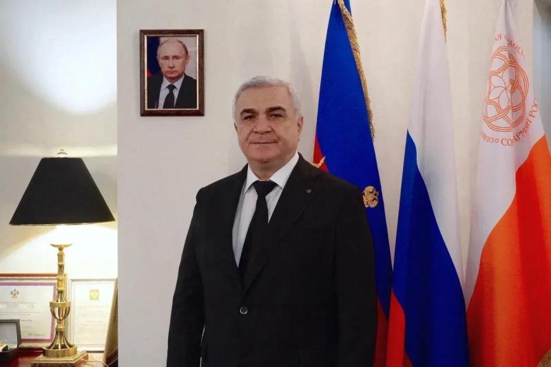 Строить, помнить и продолжать
