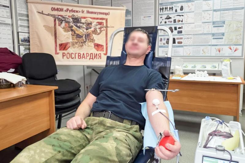 Более 40 сотрудников ОМОН «Рубеж» приняли участие в донорской акции «От сердца к сердцу»