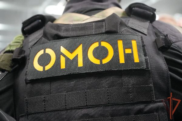 При содействии спецназа Росгвардии прошел рейд по выявлению нарушений миграционного законодательства в Подмосковье (видео)