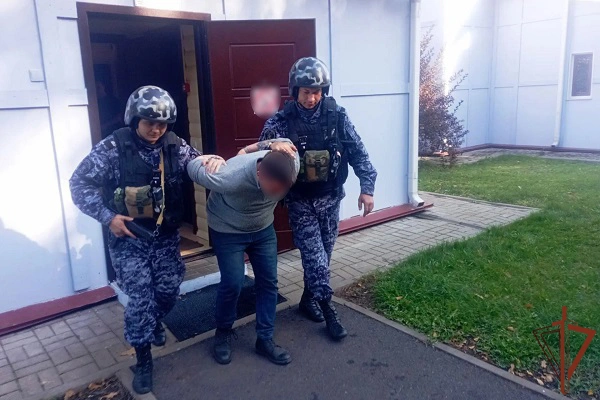 Росгвардейцы задержали мужчину после нападения на отдыхающего в Курской области