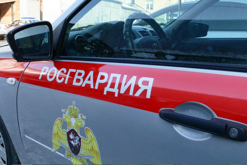 Росгвардейцы задержали горожанина, совершившего нападение на кемеровчанку